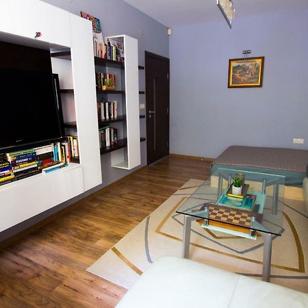 Modern Apartment In The Heart Of فيدين المظهر الخارجي الصورة