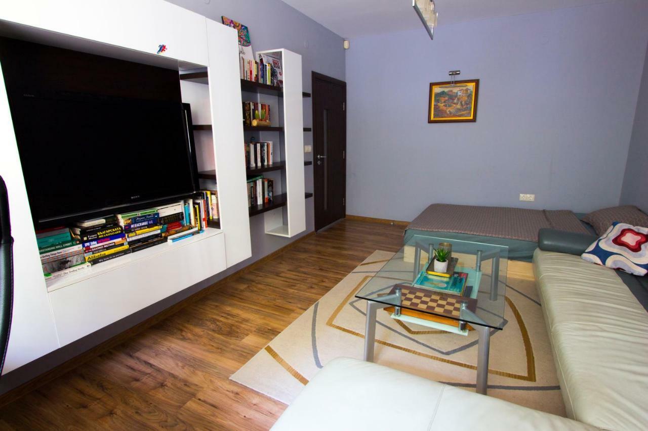 Modern Apartment In The Heart Of فيدين المظهر الخارجي الصورة