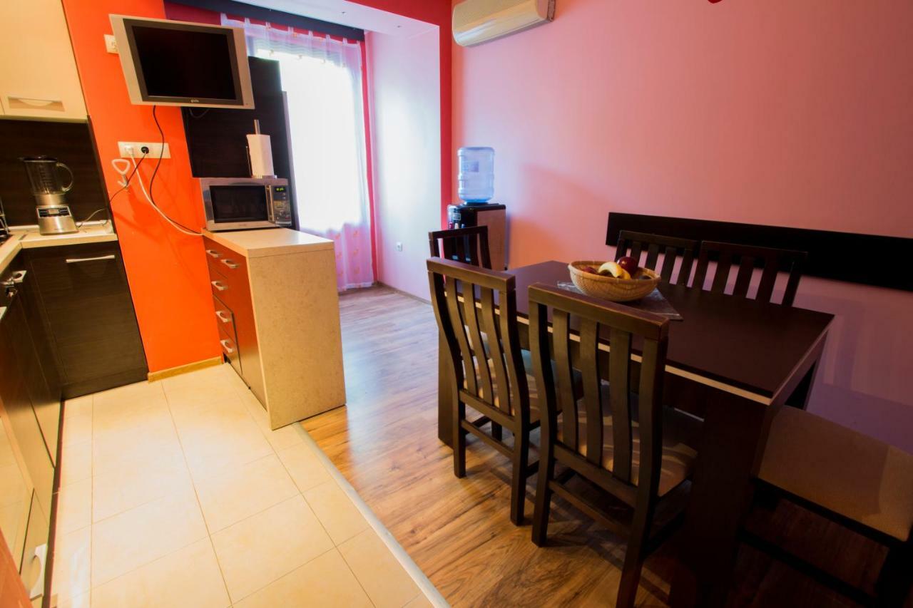 Modern Apartment In The Heart Of فيدين المظهر الخارجي الصورة